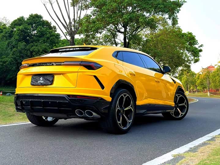 Lamborghini Urus, 2021 — фото 6 из 9