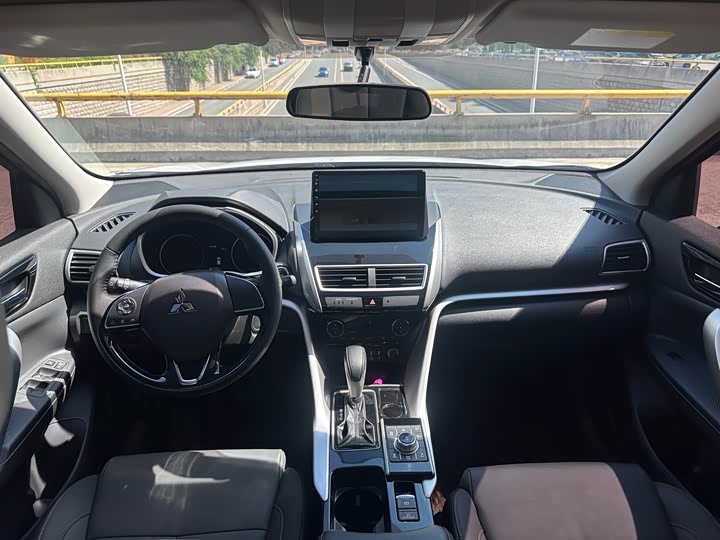 Mitsubishi Eclipse Cross, 2022 — фото 6 из 9