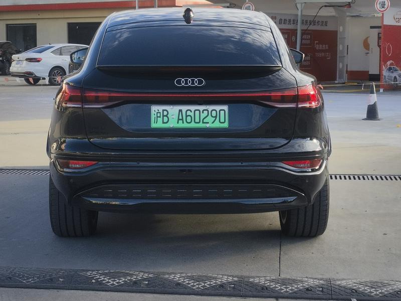 Audi Q6L e-tron Sportback, 2025 — фото 4 из 11