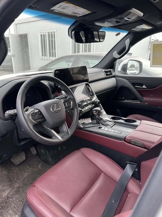 Lexus LX, 2023 — фото 3 из 5