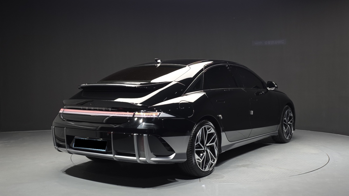 Hyundai Ioniq 6, 2023 — фото 2 из 12
