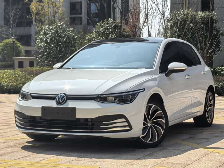Volkswagen Golf, 2023 — купить в Уфе под ключ