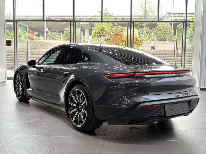 Porsche Taycan, 2023 — фото 5 из 12