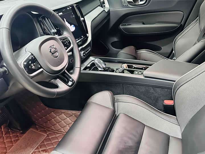 Volvo XC60 Hybrid, 2024 — фото 9 из 9