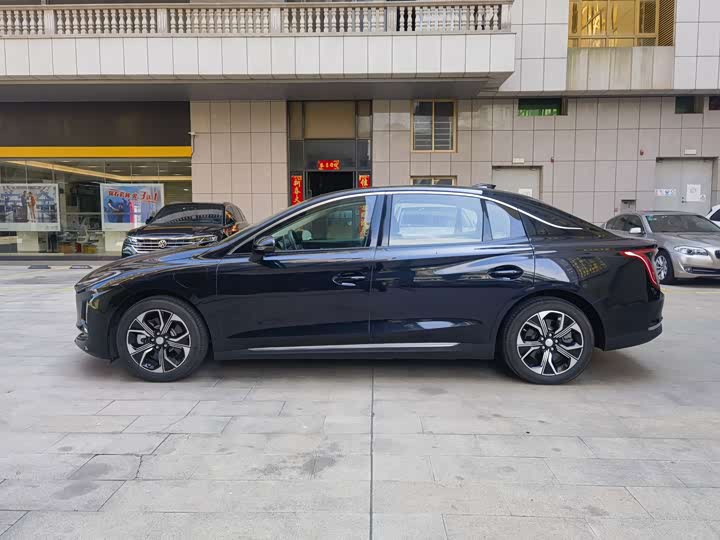Hongqi E-QM5, 2025 — фото 2 из 9