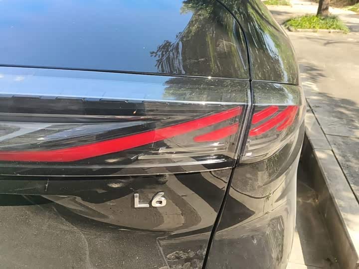 Geely Galaxy L6, 2024 — фото 8 из 9