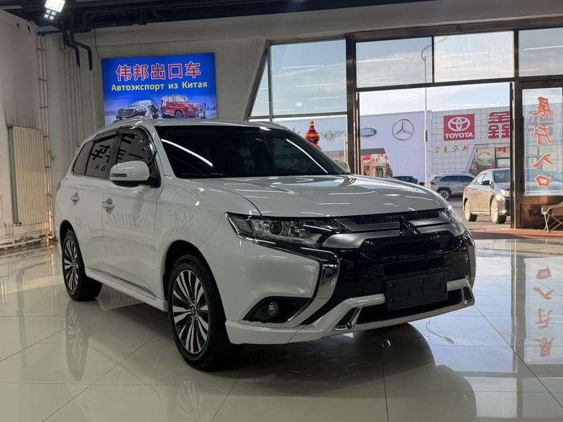 Mitsubishi Outlander, 2022 — фото 3 из 12