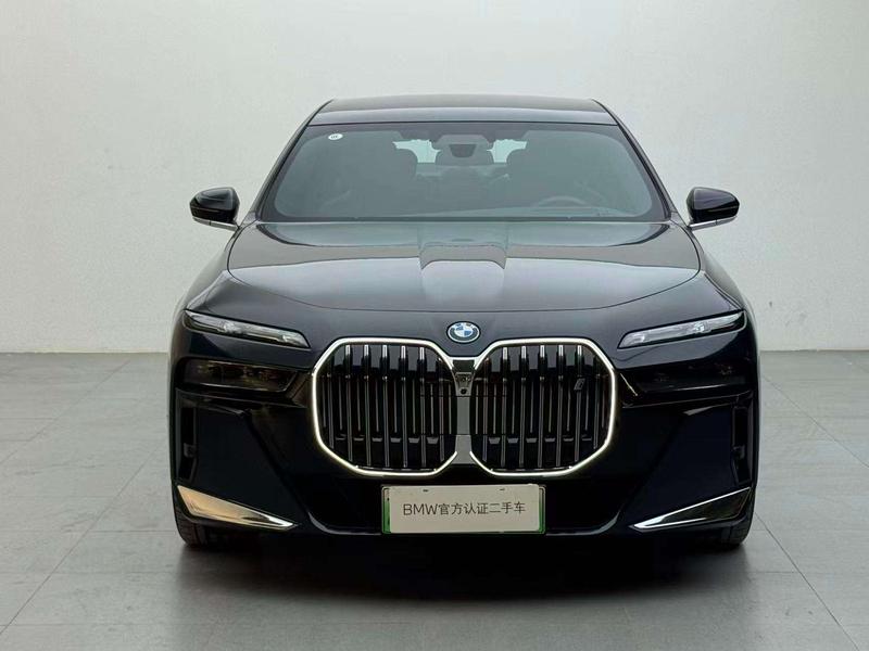 BMW i7, 2023 — фото 2 из 12