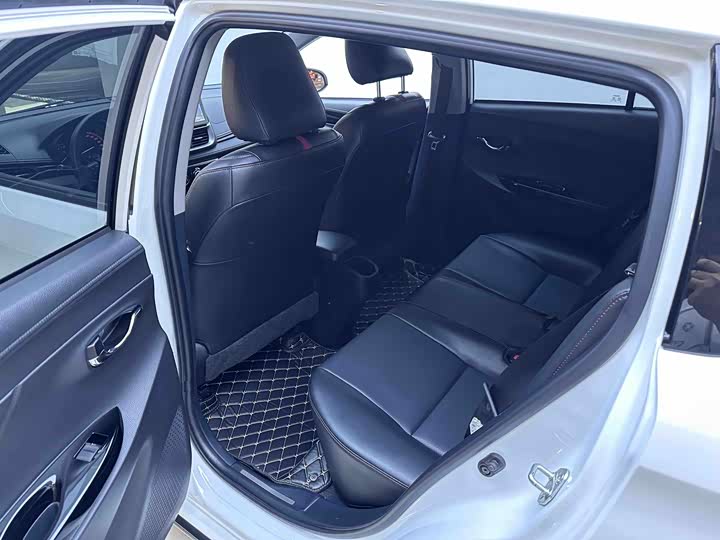 Toyota Yaris L Hatchback, 2022 — фото 9 из 9