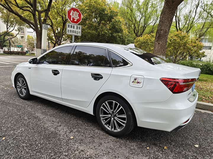 Roewe i6, 2021 — фото 6 из 9