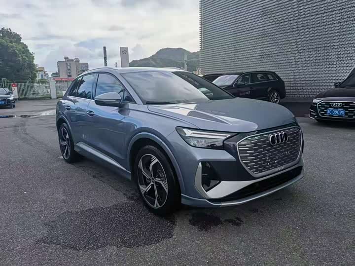 Audi Q4 e-tron, 2023 — фото 3 из 9