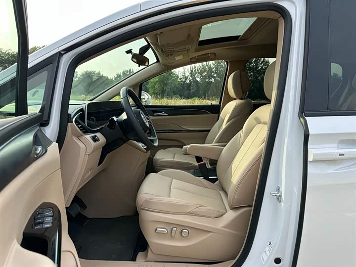 Buick GL8 Hybrid, 2025 — фото 9 из 9