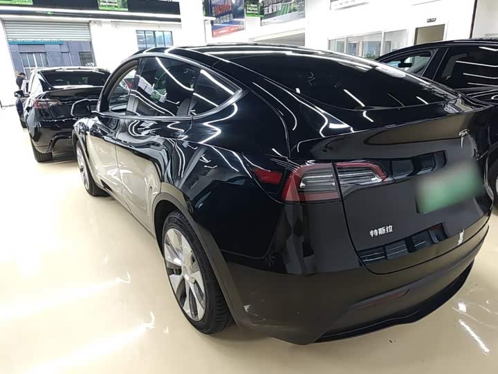 Tesla Model Y, 2023 — фото 5 из 9