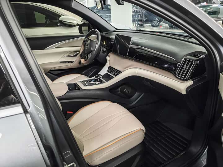 BYD Song Pro Hybrid, 2024 — фото 4 из 9