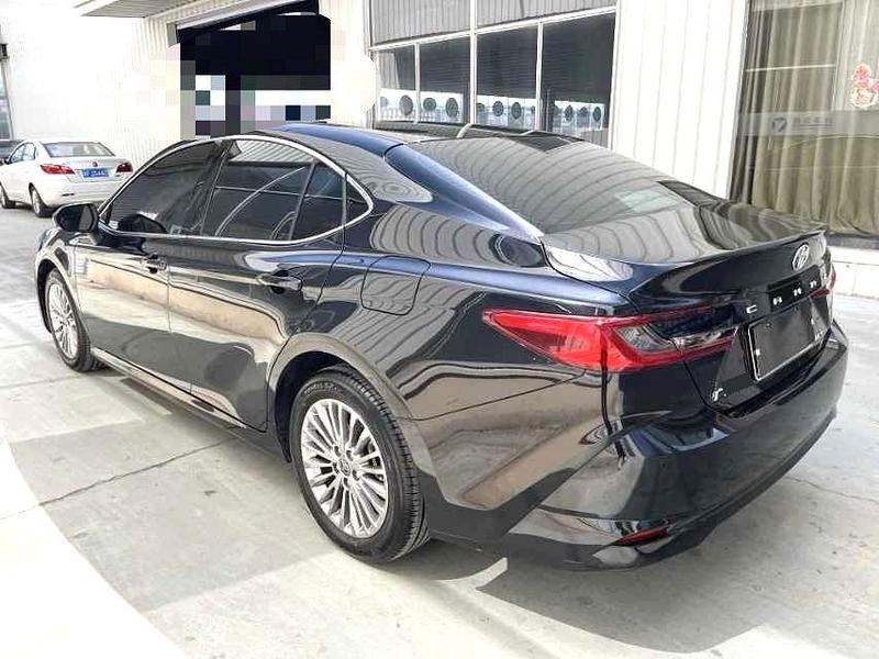 Toyota Camry, 2025 — фото 4 из 11