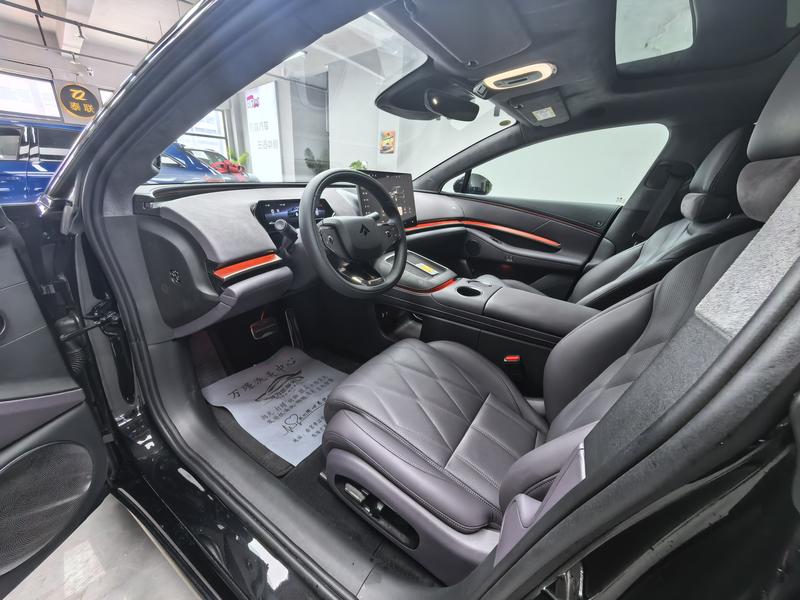 GAC Hyptec A8, 2025 — фото 11 из 12