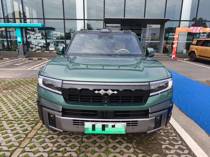BYD FangChengBao Leopard 8, 2025 — фото 2 из 12