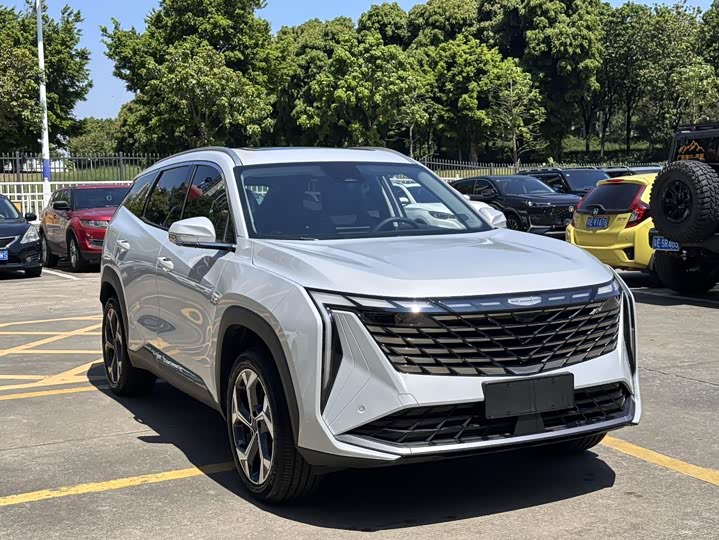 Geely Atlas L, 2024 — фото 3 из 9