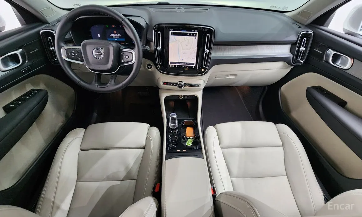 Volvo XC40, 2025 — фото 7 из 12