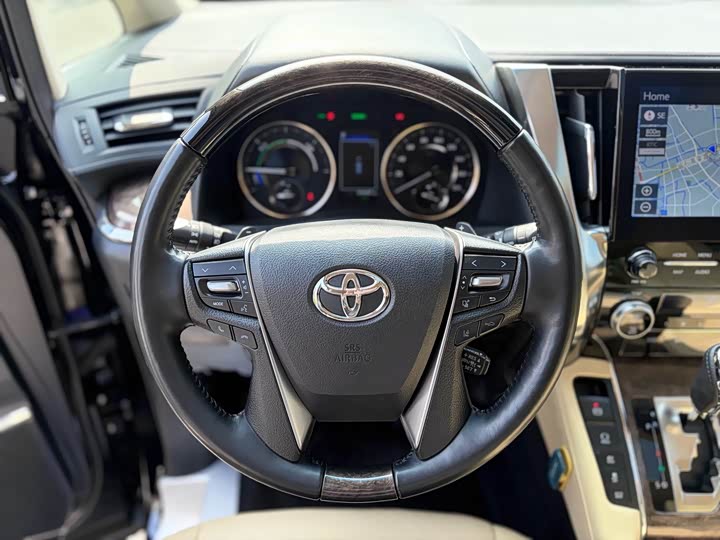 Toyota Alphard, 2022 — фото 7 из 9