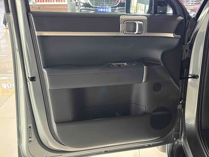 BYD FangChengBao Titanium 7 (Tai 7), 2026 — фото 5 из 9