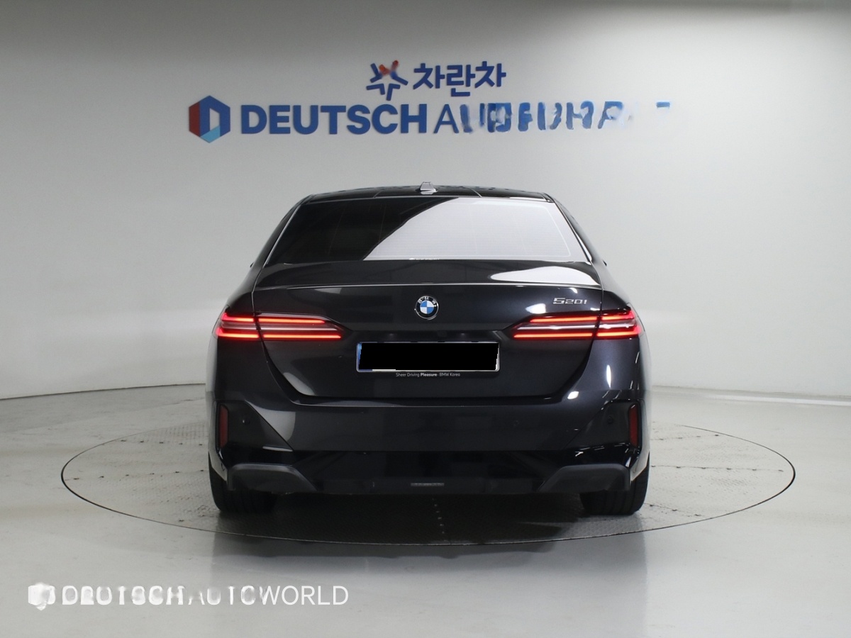 BMW 5 Series, 2025 — фото 4 из 12