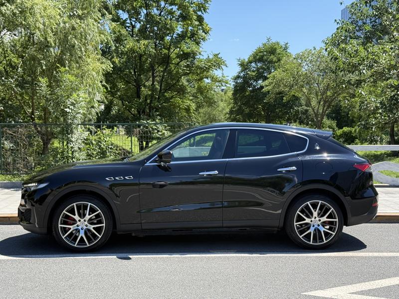 Maserati Levante, 2021 — фото 4 из 12