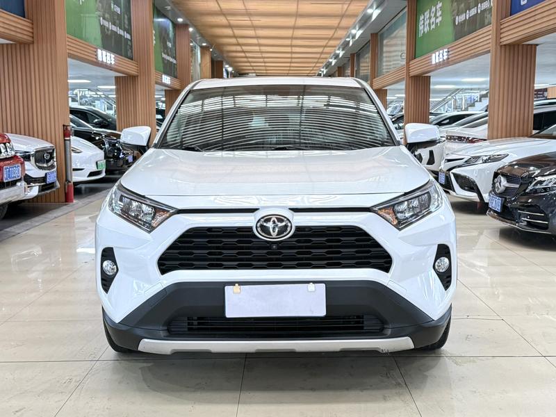 Toyota RAV4, 2021 — фото 2 из 12