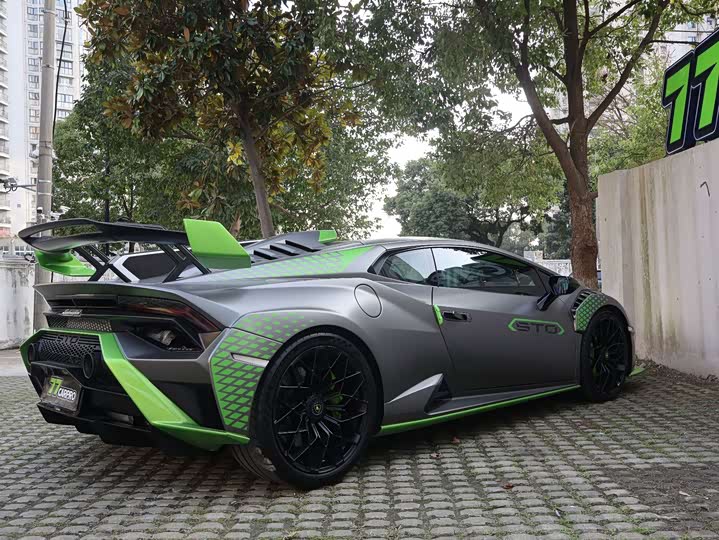 Lamborghini Huracán, 2022 — фото 9 из 11