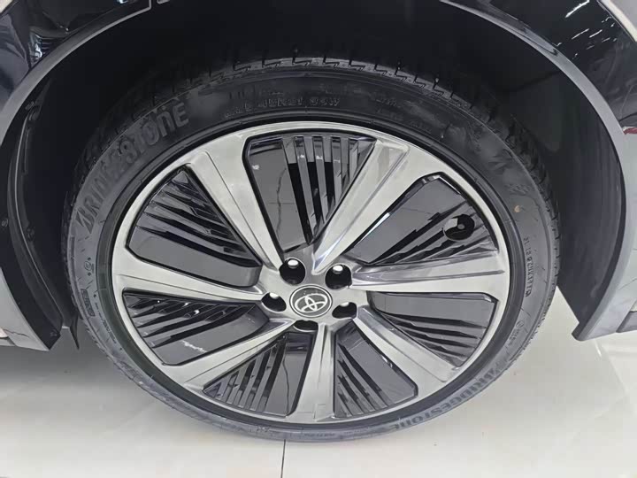 Toyota bZ5, 2025 — фото 7 из 9