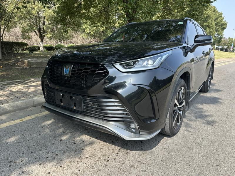 Toyota Crown Kluger, 2022 — купить в Перми под ключ