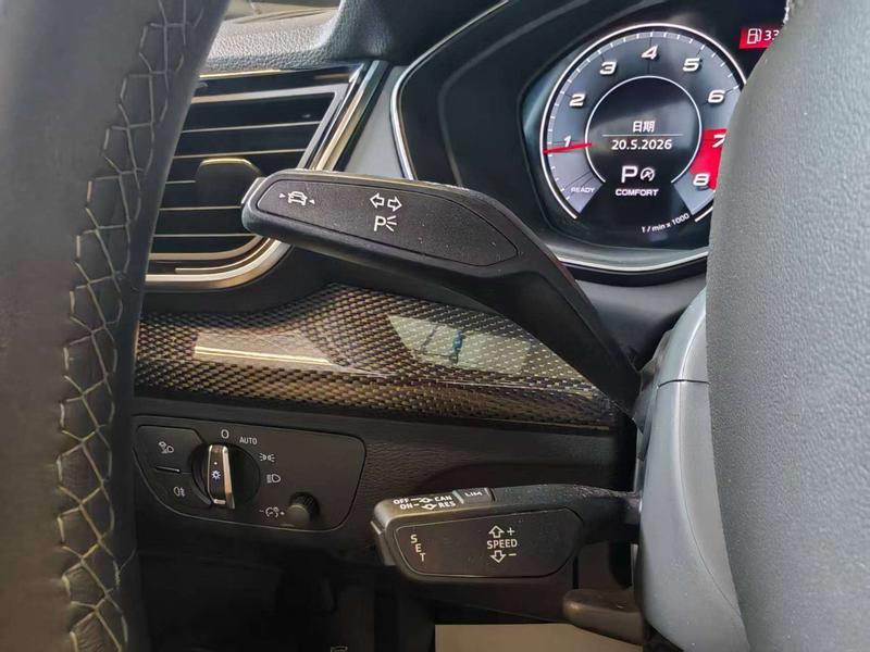 Audi Q5L Sportback, 2023 — фото 9 из 12