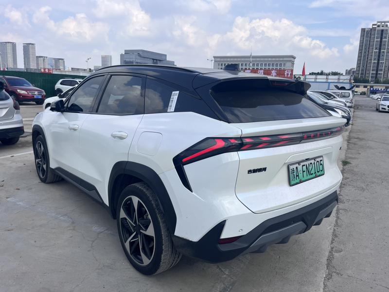 Geely Galaxy L7, 2023 — фото 3 из 9