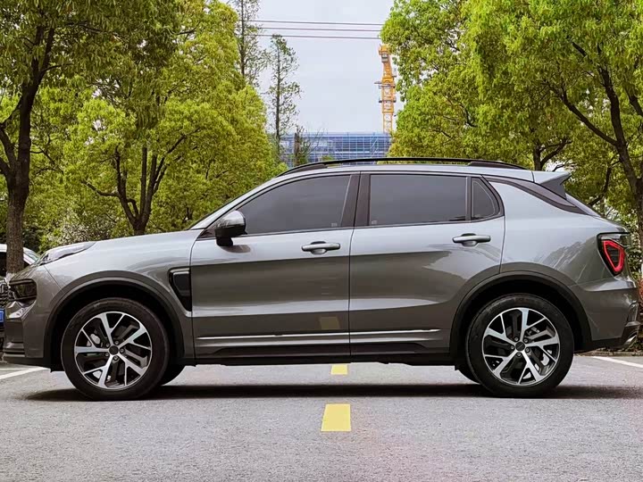 Lynk & Co 01 EM-P Hybrid, 2021 — фото 8 из 9