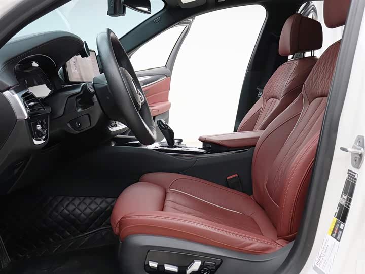 BMW 5 Series Hybrid, 2022 — фото 2 из 9
