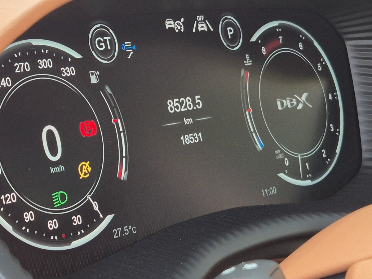 Aston Martin DBX, 2022 — фото 7 из 12