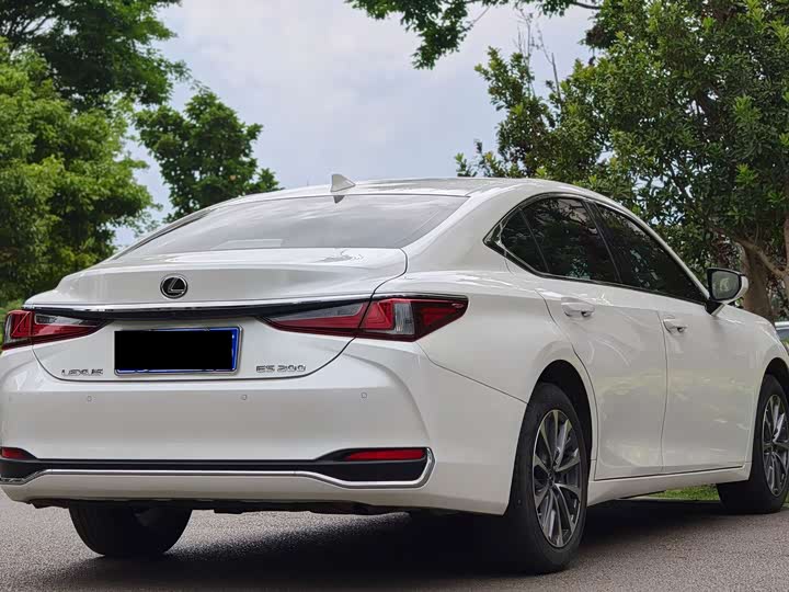 Lexus ES, 2022 — фото 4 из 9