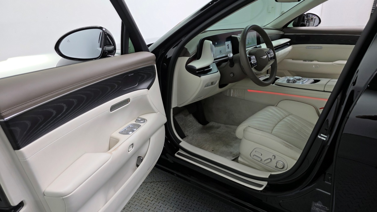 Genesis G90, 2023 — фото 10 из 12