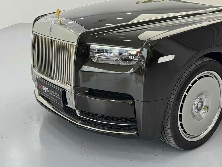 Rolls-Royce Phantom, 2022 — фото 7 из 9