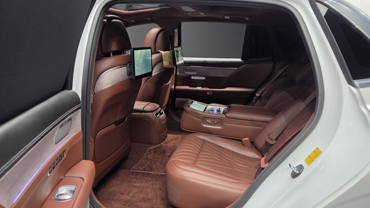 Genesis G90, 2022 — фото 10 из 12