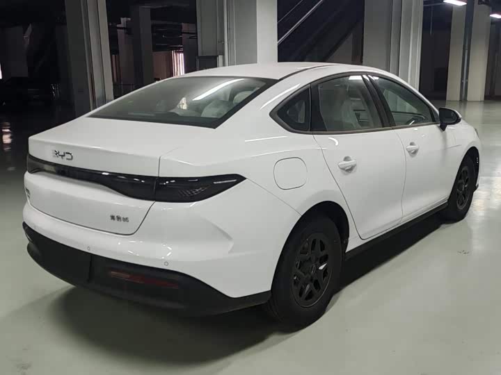BYD Seal 05 DM-i Hybrid, 2025 — фото 6 из 9