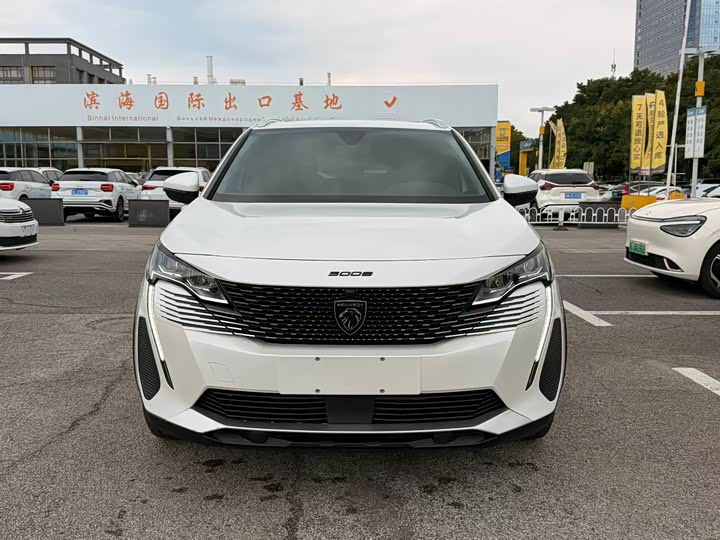 Peugeot 5008, 2023 — фото 2 из 9