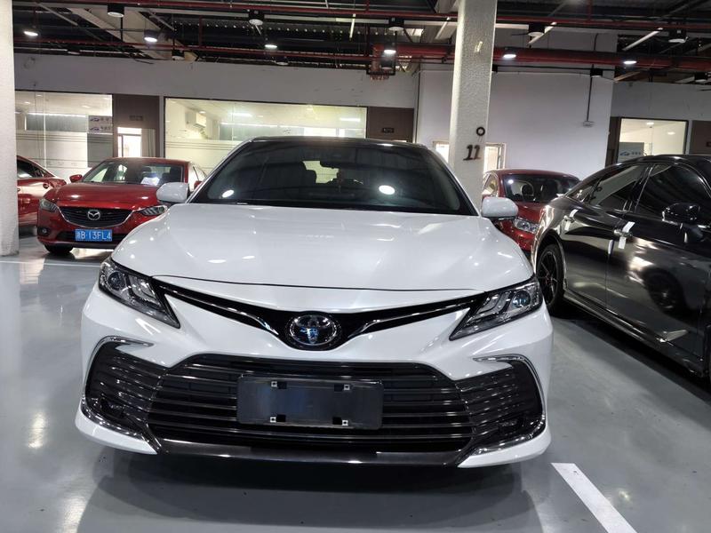 Toyota Camry, 2022 — фото 2 из 11