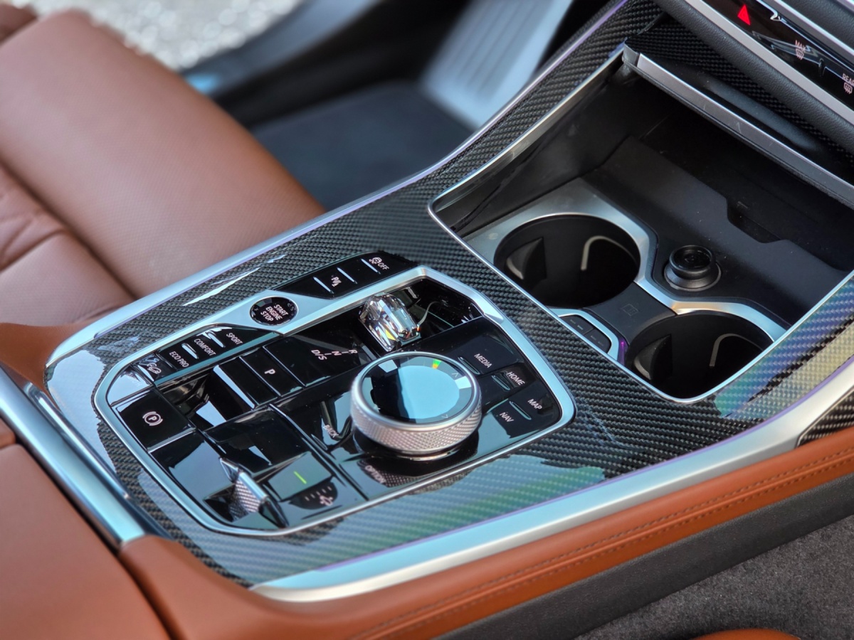 BMW X7, 2025 — фото 8 из 12