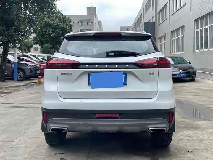 Geely Atlas, 2022 — фото 4 из 9