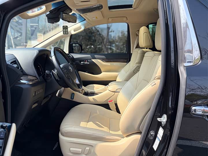 Toyota Alphard, 2022 — фото 5 из 9