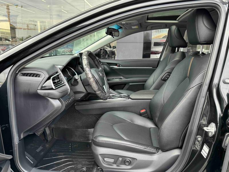 Toyota Camry, 2022 — фото 8 из 10