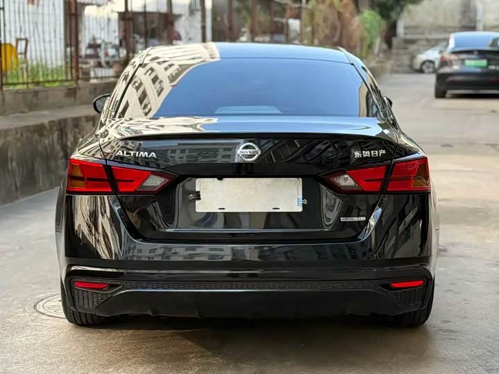 Nissan Teana, 2022 — фото 8 из 9