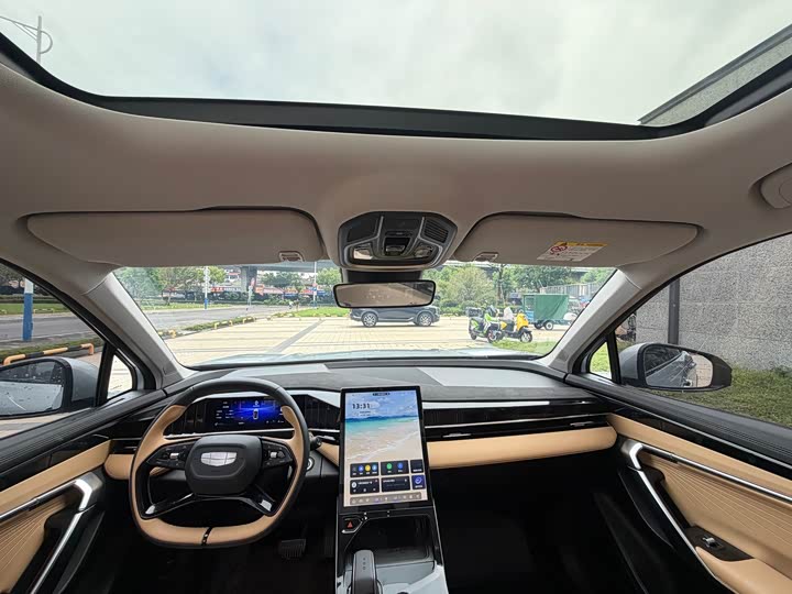 Geely Atlas L, 2023 — фото 9 из 9