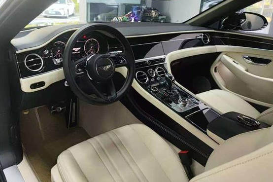 Bentley Continental GT, 2021 — фото 4 из 6